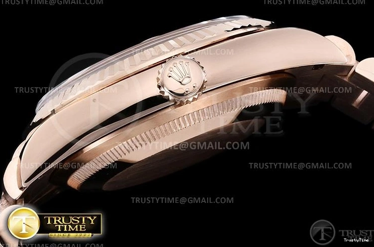 1119 RDD0223A – DayDate 36mm Packable 702